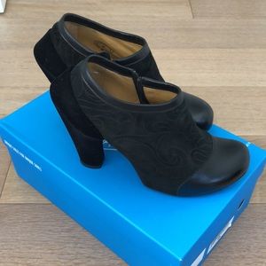 John Fluevog Balthazar Zip Up Bootie